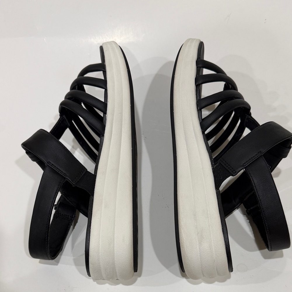 Clarks Cloudsteppers Cushion Soft Black and White Strappy Wedge Sandals - Picture 7 of 8